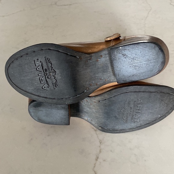 Western style ankle boots. - Picture 7 of 7